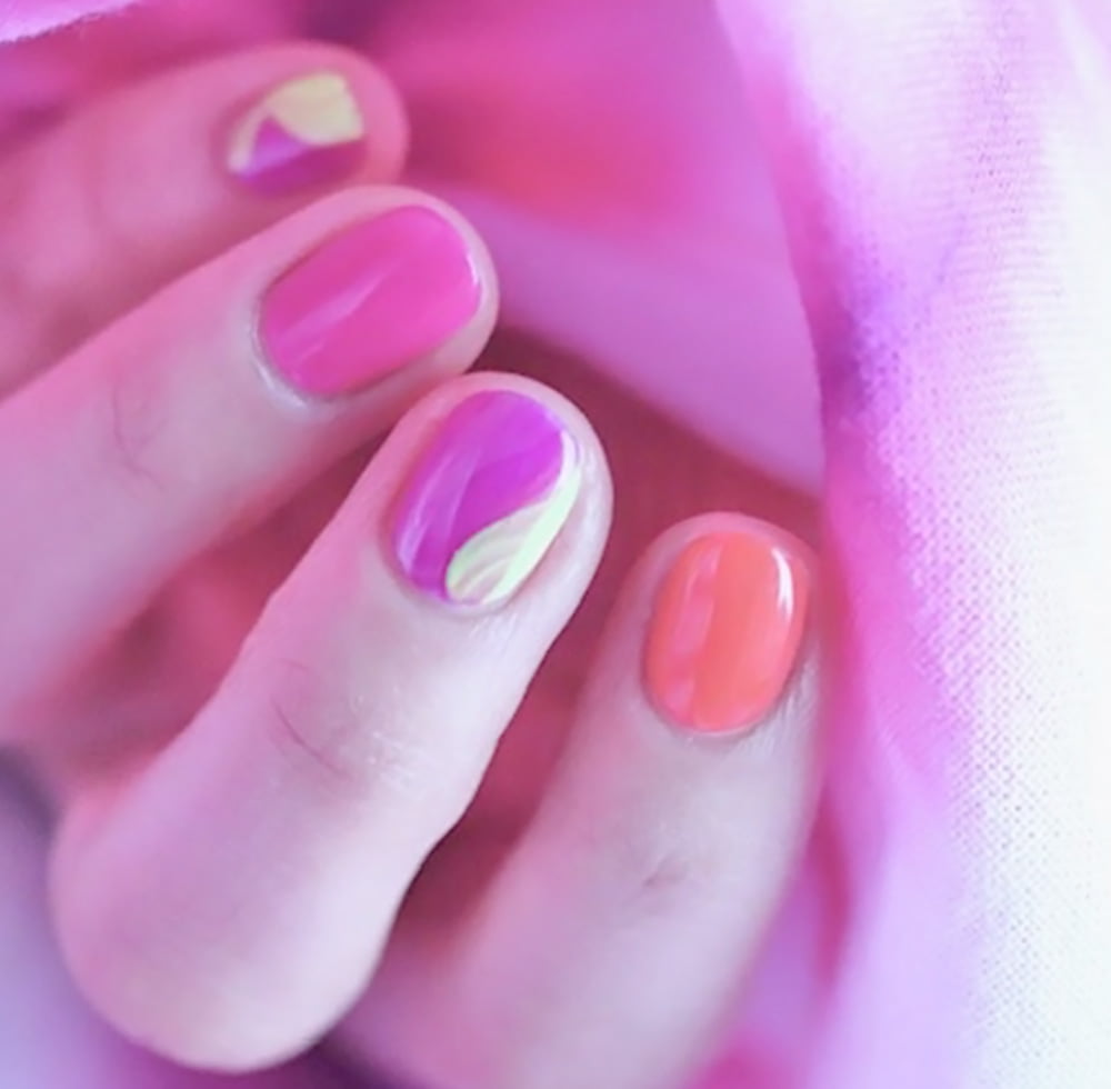 写真:ジェルネイル